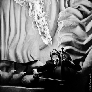 Yoann Moulin - Galerie feu - 09 Violoncelle.jpg