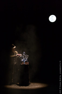 Yoann Moulin - Galerie scene - 06 Moon.jpg